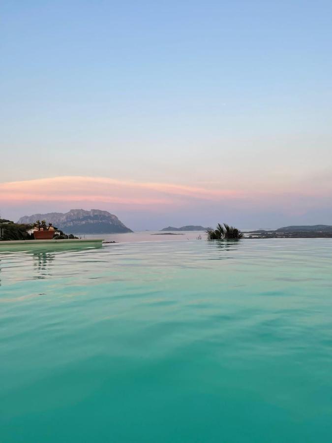 Villa And Pool Tavolara View Porto Istana Bagian luar foto